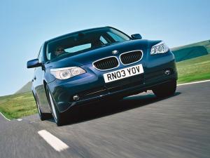 BMW 520i Sedan (UK) '2003